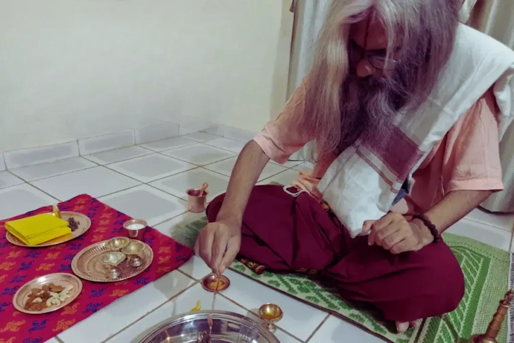 Damodar Dasji Performing a Vedic Puja