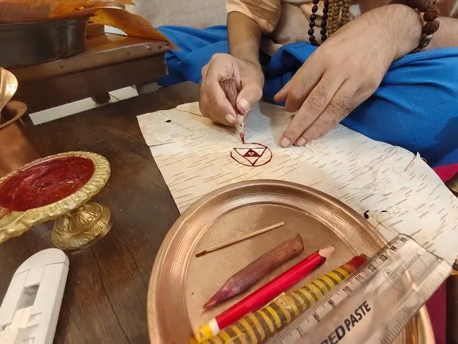 Shri Damodar Dasji Creating a Powerful Yantra For The Sadhakas